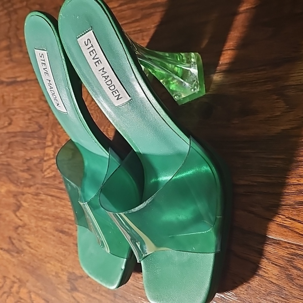 Steve Madden Emerald Green Mules - Picture 2 of 4